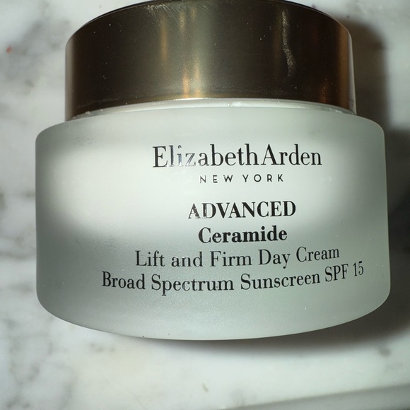 Elizabeth Arden facial lift and firm day cream - Picture 1 of 4
